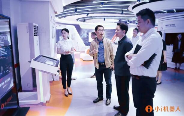 【合作伙伴】上海嘉定區委書記陸方舟一行蒞臨小i機器人調研考察